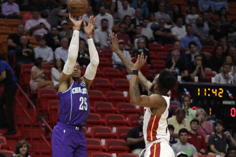 DEP-BAS_HORNETS-HEAT-0.jpg