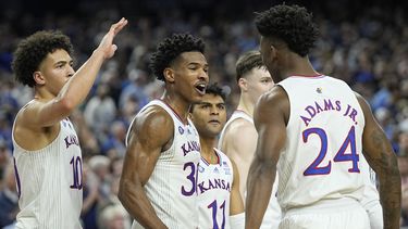 Kansas arrolla a Villanova en Final Four