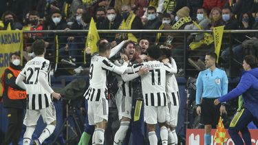 Vlahovic marca en debut, Juventus y Villarreal empatan 1-1