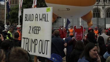 Globo de Trump Bebé vuela por el mundo
