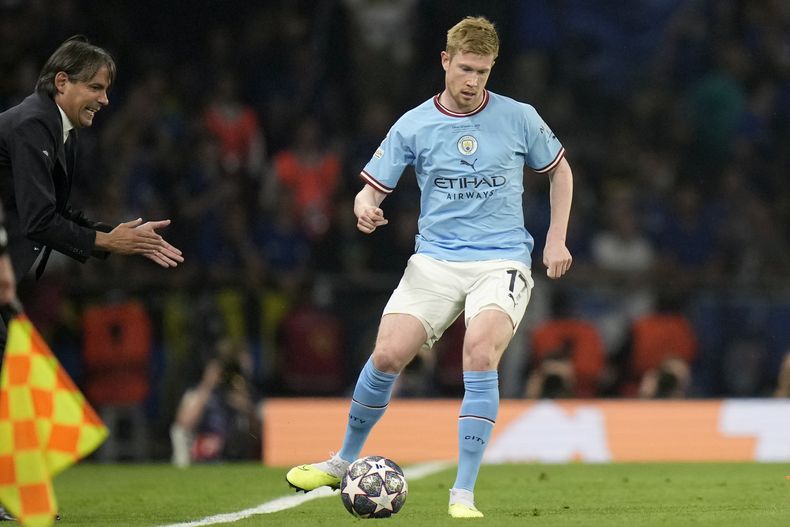 ARCHIVO - El volante del Manchester City Kevin De Bruyne durante la final de la Liga de Campeones contra el Inter de Milán, el sábado 10 de junio de 2023, en Estambul. (AP Foto/Francisco Seco)