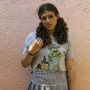 La cineasta mexicana Camilia D. Aurora, directora y protagonista del cortometraje Johanne Sacreblu, posa para una fotografía durante una entrevista en la Ciudad de México, el jueves 27 de febrero de 2025. (AP Photo/Berenice Bautista)