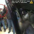 La imagen tomada del video de una cámara corporal policial muestra a Markus Maly, en el círculo rojo, en el Capitolio el 6 de enero de 2021. (Departamento de Justicia de EEUU via AP)