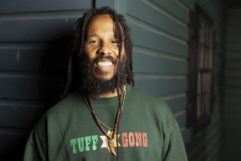 Ziggy Marley posa para un retrato el domingo 22 de septiembre de 2024 en Nueva York. (Foto Matt Licari/Invision/AP)