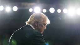 El candidato republicano a la presidencia, el expresidente Donald Trump, durante un evento de campaña en Charlotte, Carolina del Norte, el miércoles 24 de julio de 2024. (AP Foto/Alex Brandon)