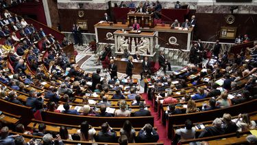 Francia aprueba paquete de ayuda millonario por inflación
