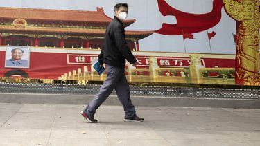 Trump coquetea con teoría de que China liberó al virus