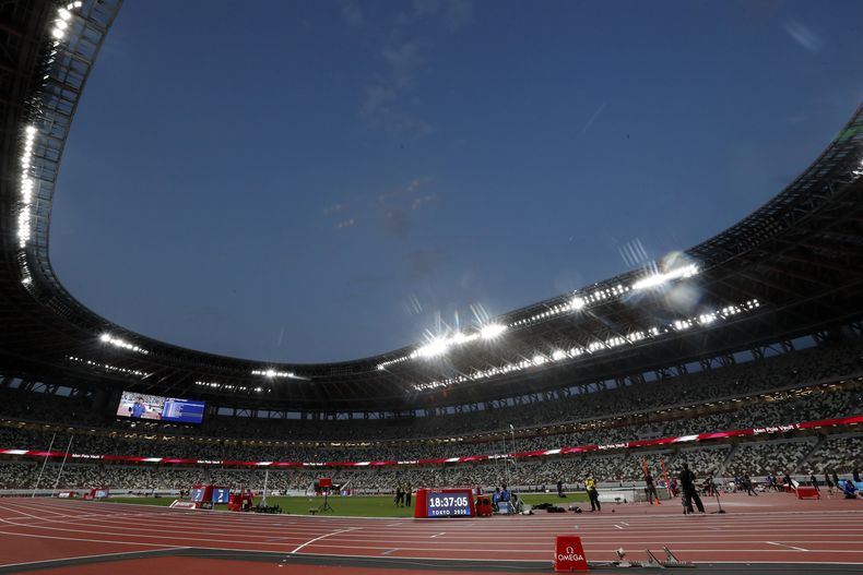 ARCHIVO - Vista del Estadio Nacional de Tokio durante una justa previo a los Juegos Olímpicos de Tokio, el 9 de mayo de 2021. (AP Foto/Shuji Kajiyama, archivo)