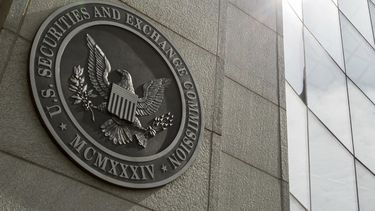 sec demanda a coinbase por operar sin registro y aumenta el escrutinio sobre criptomonedas