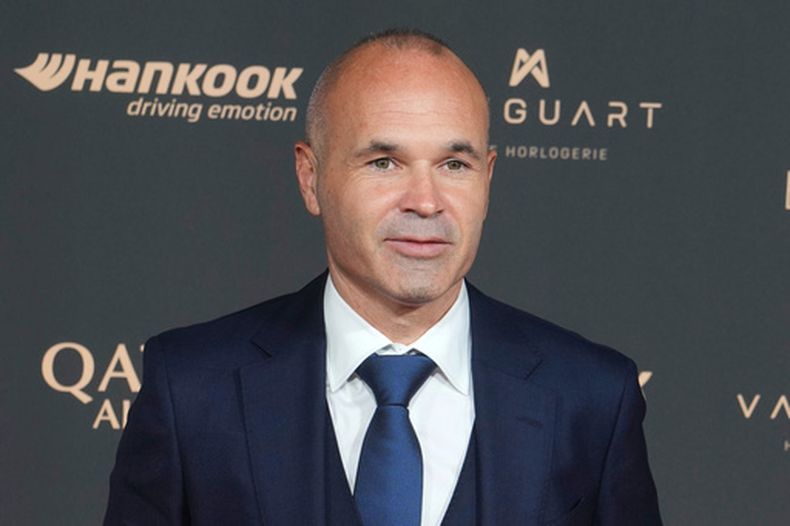 ARCHIVO - Andrés Iniesta durante la gala de premiación de la edición 69 del Balón de Oro, en el Teatr de Chatelet en París, el 22 de septiembre de 2025. (AP Foto/Thibault Camus)