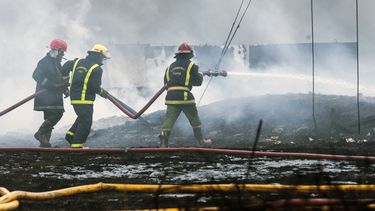 cuba da por controlado el grave incendio industrial en matanzas