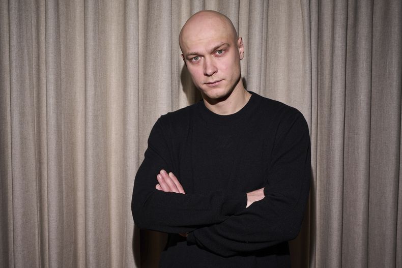 El actor ruso Yura Borisov, de la película Anora, posa para un retrato el viernes 14 de febrero de 2025 en Londres. (Foto Scott A Garfitt/Invision/AP)