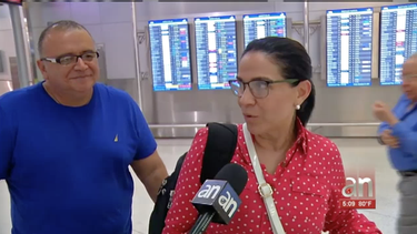 Miles de viajeros se movilizan durante el último viernes del año a través del Aeropuerto Internacional de Miami