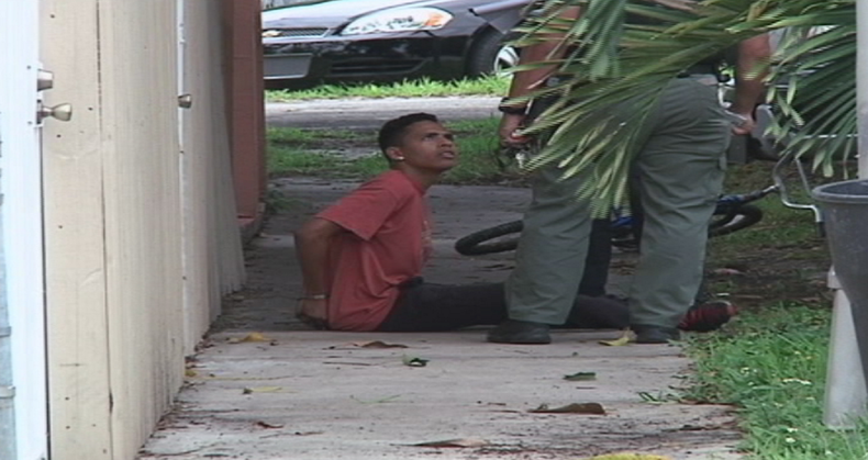 ARRESTAN ESTUDIANTES.png