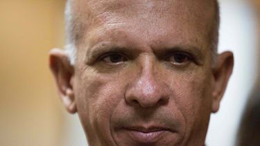 Congresista rechaza denuncias contra jefe militar