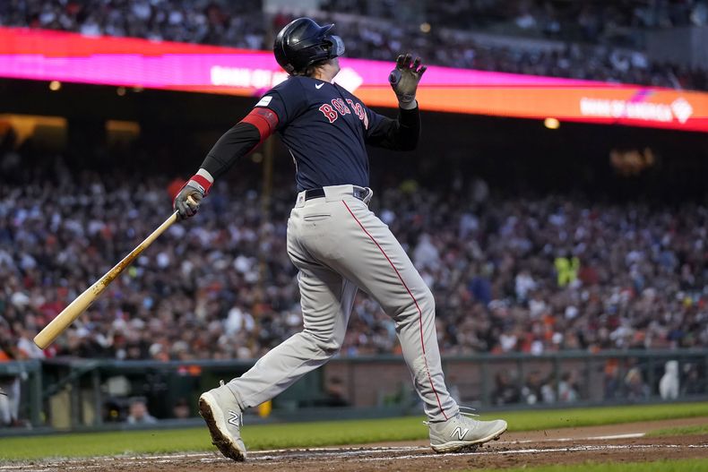 Triston Casas, de los Medias Rojas de Boston, conecta un jonrón en el juego del viernes 28 de julio de 2023, ante los Gigantes de San Francisco (AP Foto/Jeff Chiu)