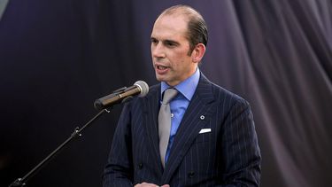 julio herrera velutini se mantiene activo en las redes sociales pese a que hay una orden para su arresto