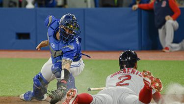 Cora vuelve y Medias Rojas doblegan a Azulejos