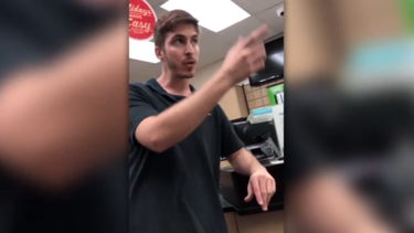 cubana denuncia haber sido expulsada de un local ups en kendall por no hablar ingles