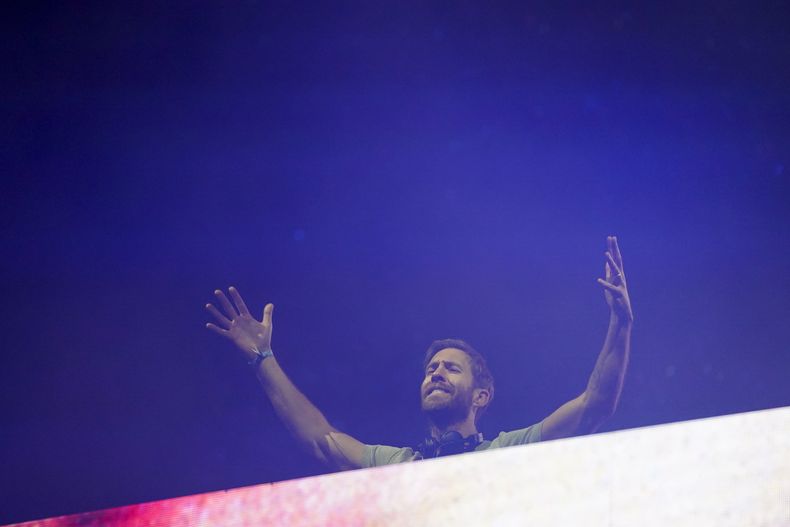 Calvin Harris durante su set en el Festival Tecate Emblema en la Ciudad de México el sábado 18 de mayo de 2024. (Foto AP/Aurea Del Rosario)