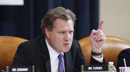 ARCHIVO - El representante republicano Mike Turner habla durante una audiencia de la Comisión de Inteligencia de la Cámara de Representantes el 20 de noviembre de 2019, en el Capitolio, en Washington. (AP Foto/Alex Brandon, Archivo)