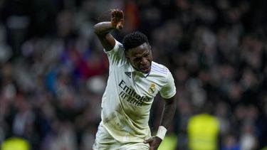 Vinícius anota y el Madrid vence al Atleti en prórroga