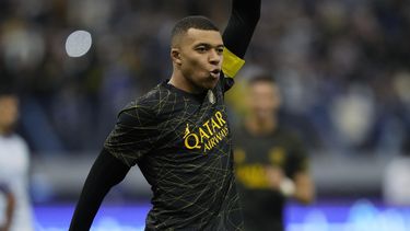 mbappe mas cerca del record goleador de cavani en el psg