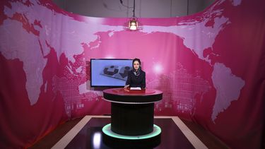 taliban ordena a conductoras de tv ocultar su rostro