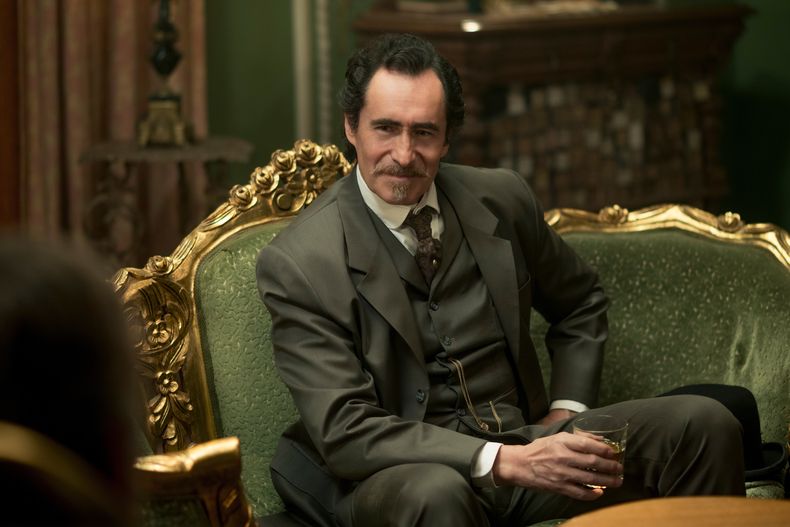 Esta imagen difundida por ViX muestra a Demian Bichir en una escena de la serie El Dentista. (ViX vía AP)