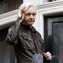 Abogado de Assange dice que luchará contra los cargos