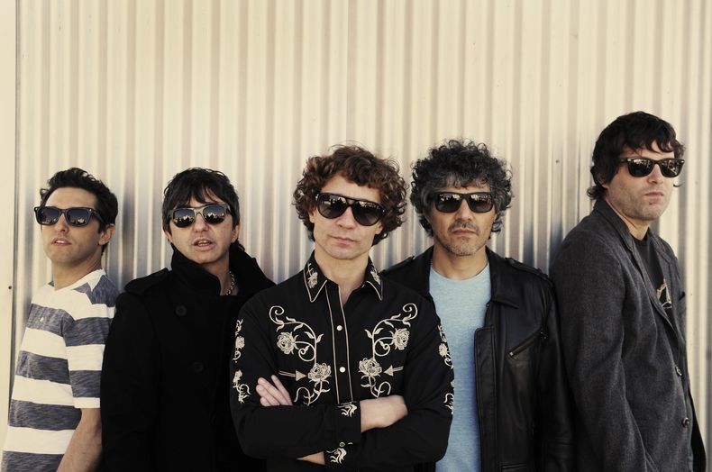 La banda argentina Babas&oacute;nicos, de izquierda a derecha,  Diego &ldquo;Uma&rdquo; Rodr&iacute;guez,  Adrian &ldquo;D&aacute;rgelos&rdquo; Rodr&iacute;guez, Diego &ldquo;Uma-T&rdquo; Tu&ntilde;&oacute;n, Diego &ldquo;Panza&rdquo; Castellano y Mariano