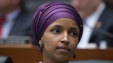 Pelosi pide proteger a Omar tras tuit de Trump
