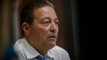 Alcalde de Cataño se querella por tumba cocos que lo sigue con mensajes ofensivos