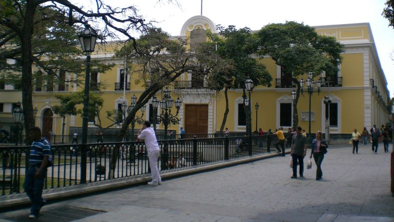 casa-amarilla-cancilleria-66578.jpg