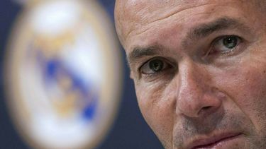 tras el derrumbe, real madrid trae de vuelta a zidane