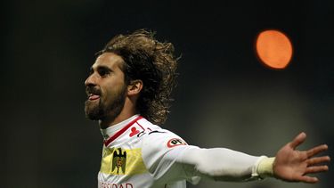 americateve | Oscar Jaime, del Uni&oacute;n Espa&ntilde;ola de Chile, celebra su gol contra Independiente del Valle de Ecuador, durante un cotejo de la Copa Libertadores, realizado el martes 18 de febrero de 2014 (AP Foto/Dolores Ochoa)
