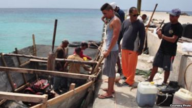 americateve | Los acuerdos han sido suspendidos en varias ocasiones desde febrero pasado por lo que ahora pudieran encontrar un resultado visible, negativo para quienes utilizan a Caimán como trampolín en su viaje hacia otros países.