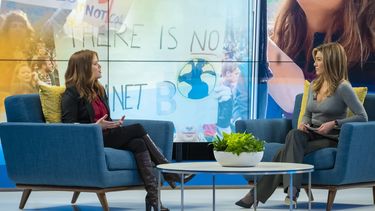 Mujeres se rebelan, hombres abusan en Morning Show de Apple