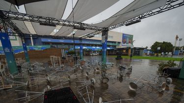Vista general del pabellón Martín Carpena, sede de las finales de la Billie Jean King Cup en Málaga, en el sur de España, el miércoles 13 de noviembre de 2024, luego que la jornada fue cancelada por intensas lluvias. (AP Foto/Manu Fernández)