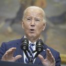 El presidente de Estados Unidos, Joe Biden, durante una declaración por la muerte del líder opositor ruso Alexei Navalny, en la Sala Roosevelt de la Casa Blanca, el 16 de febrero de 2024, en Washington. (AP Foto/Evan Vucci)