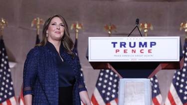 presidenta del  comite nacional republicano arremete contra biden: altos precios de gasolina son intencionales bajo su administracion