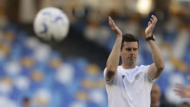 El técnico de Bologna Thiago Motta durante el partido contra Napoli en la Serie A, el sábado 11 de mayo de 2024. (Alessandro Garofalo/LaPresse vía AP)