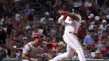 Medias Rojas resisten rally tardío de Cardenales