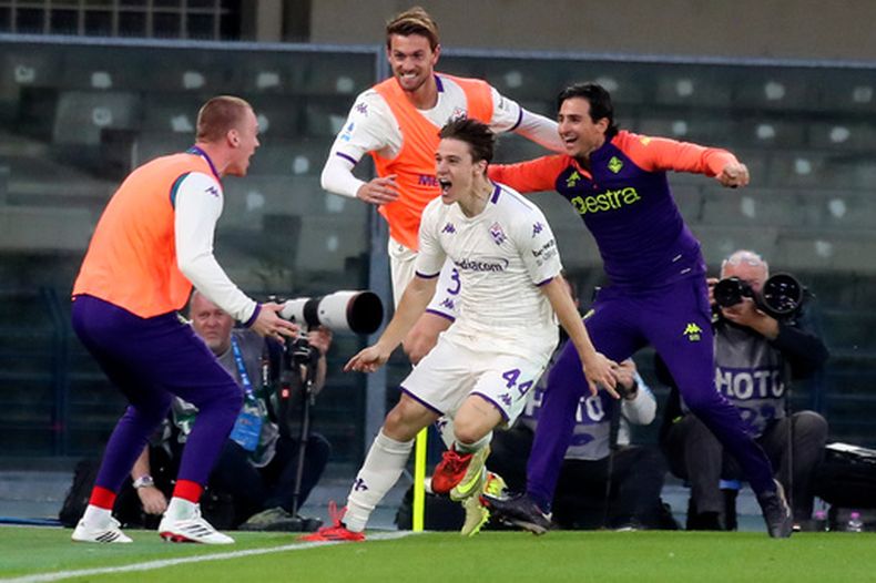 Nicolo Fagioli de la Fiorentina celebra tras anotar en el encuentro ante el Hellas Verona de la Serie A el sábado 4 de abril del 2026. (Paola Garbuio/LaPresse via AP)