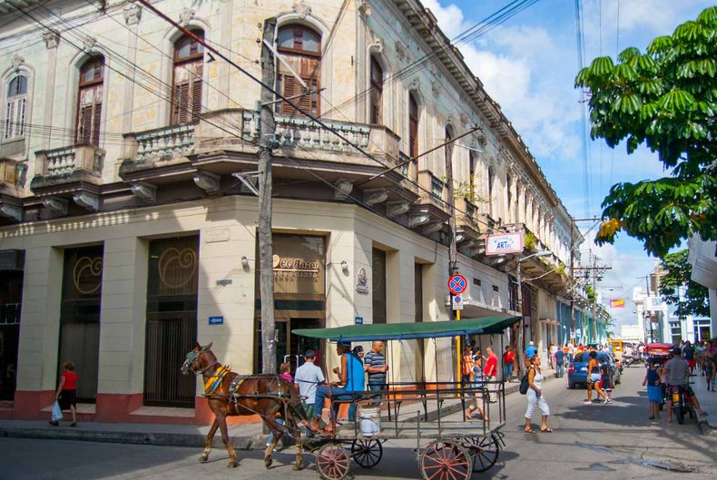 streets-in-Santa-Clara-cuba.jpg