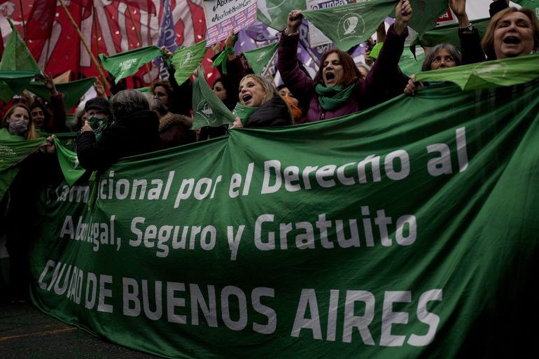 Pañuelazo verde en Buenos Aires contra fallo corte EEUU