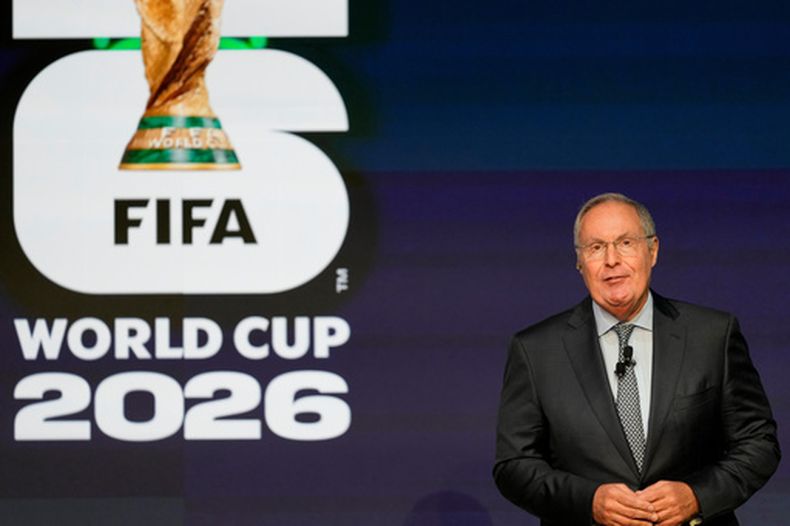 ARCHIVO - Andrés Cantor durante la presentación del calendario de partidos del Mundial 2026, el sábado 6 de diciembre de 2025. (AP Foto/Chris Carlson)