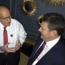Giuliani influye en destitución de embajadora en Ucrania