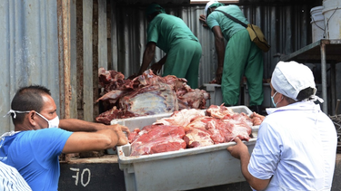 el minint amenaza a los cubanos que compran carne de res en el mercado negro