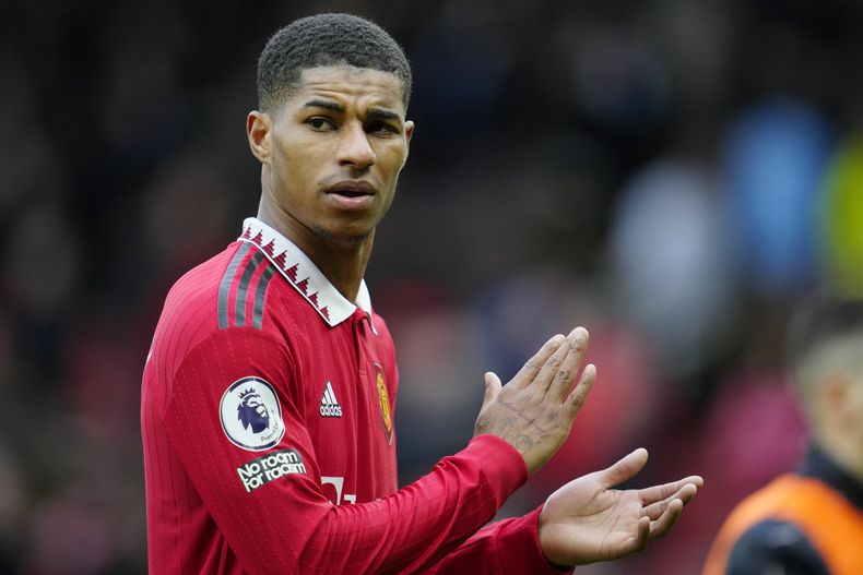 ARCHIVO - Marcus Rashford del Manchester United al final de un partido de la Liga Premier inglesa contra Southampton, el 12 de marzo de 2023. (AP Foto/Jon Super)
